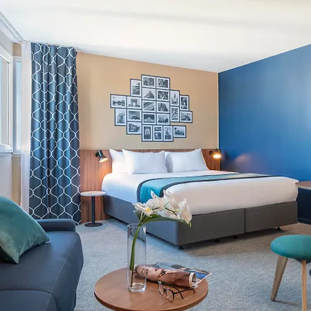 Hotel Mercure Montparnasse Pasteur 4*