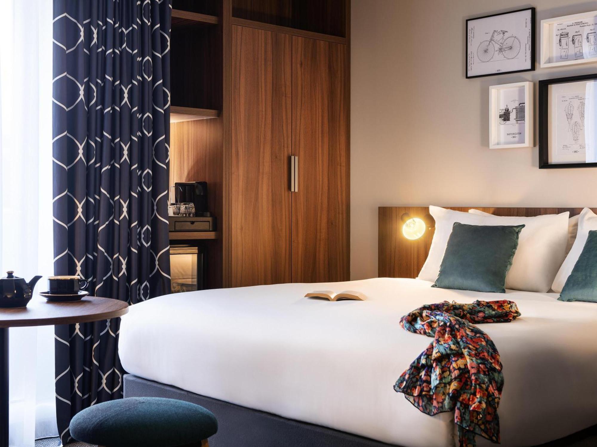 Hotel Mercure Montparnasse Pasteur 4*