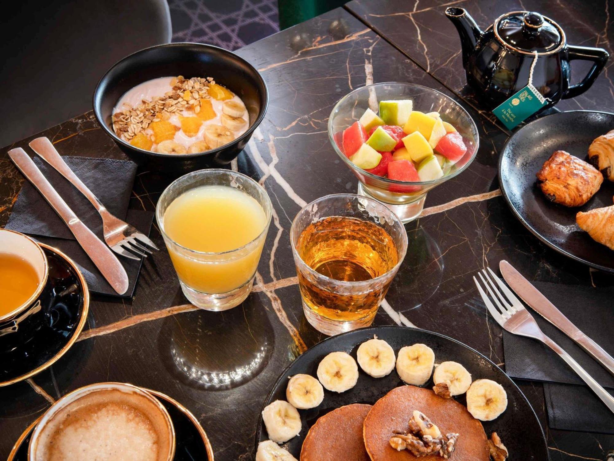 Mercure Montparnasse Pasteur Hotel Parigi