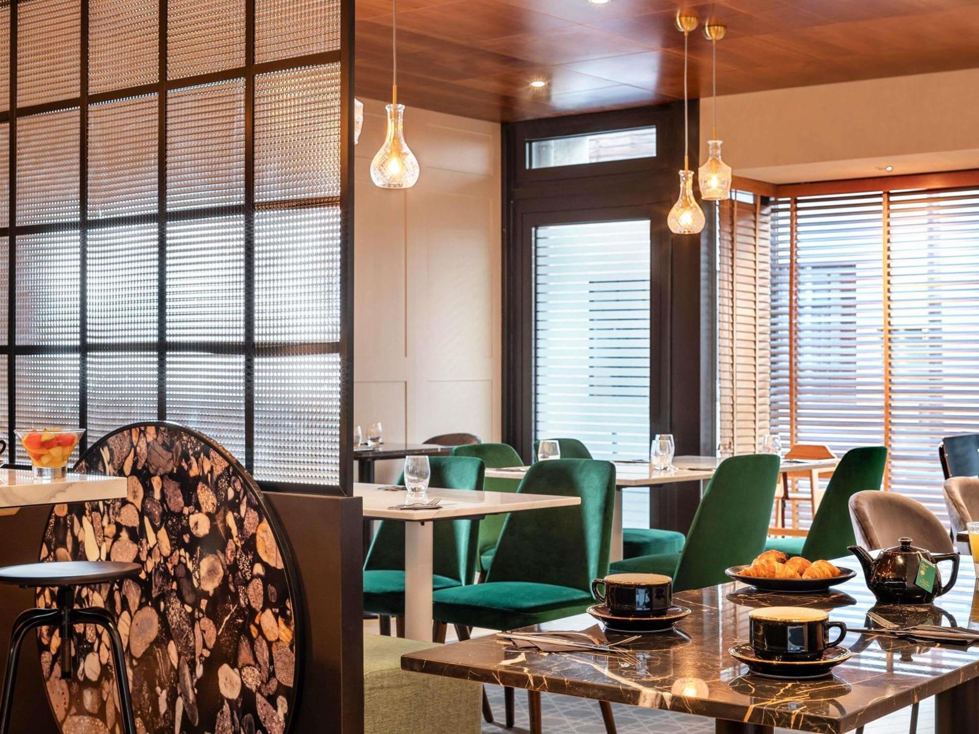 Mercure Montparnasse Pasteur Hotel Parigi