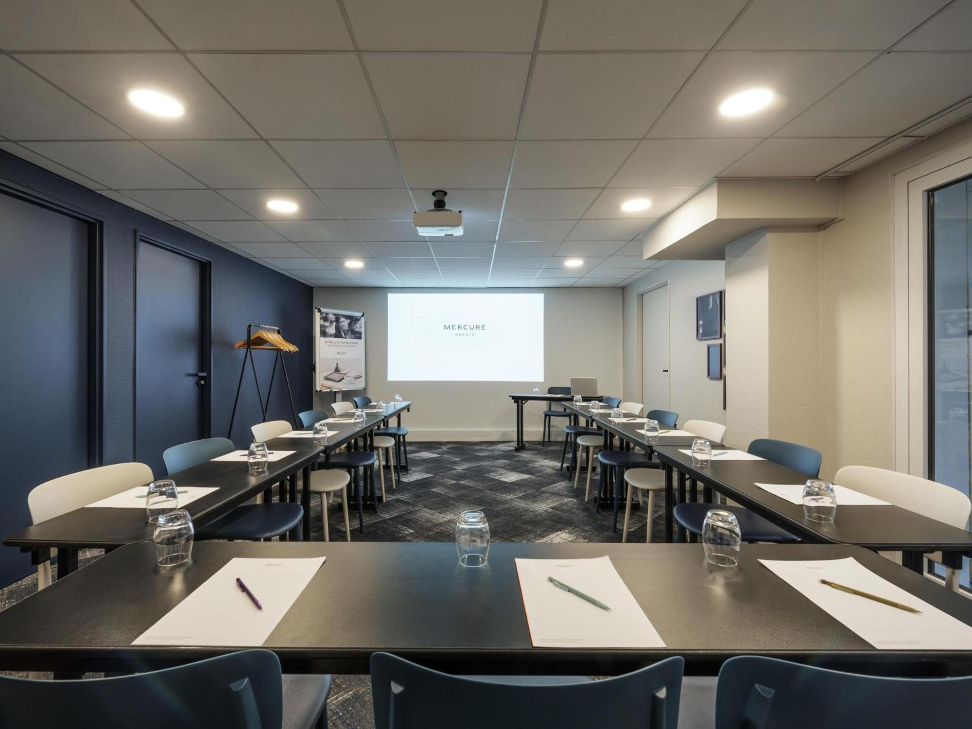 Mercure Montparnasse Pasteur 4*