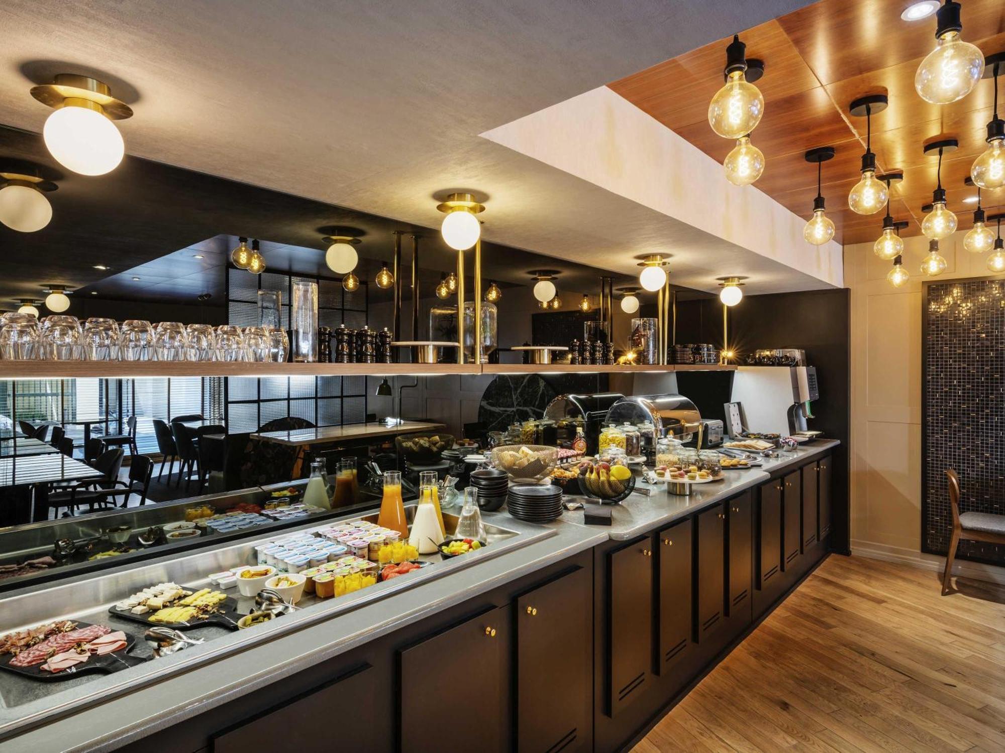 Mercure Montparnasse Pasteur Hotel Parigi