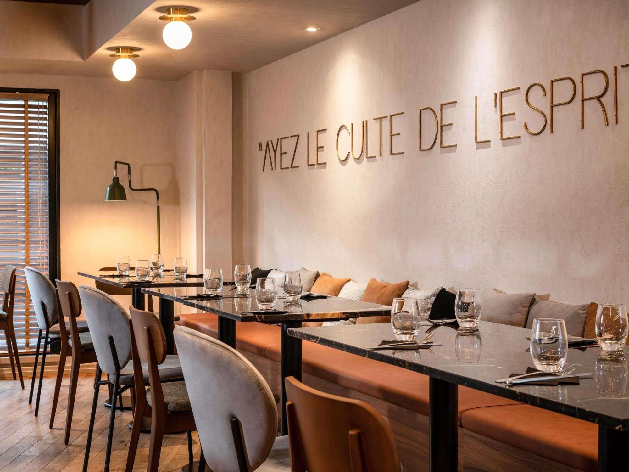 Mercure Montparnasse Pasteur Parigi